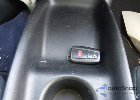 2016 Toyota Prius Two z USA, uszkodzony, nr VIN JTDKBRFU6G3011417